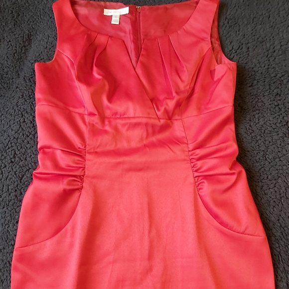 Red Dress - Picture 3 of 6